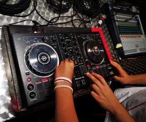 dj